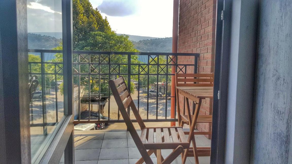 Your Home In Tbilisi: Cosy Stay In The Old City 外观 照片